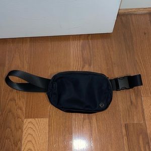 lululemon everywhere belt bag